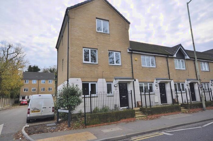 4 Bedroom End Of Terrace House To Rent In Highbridge Street, Waltham Abbey, EN9