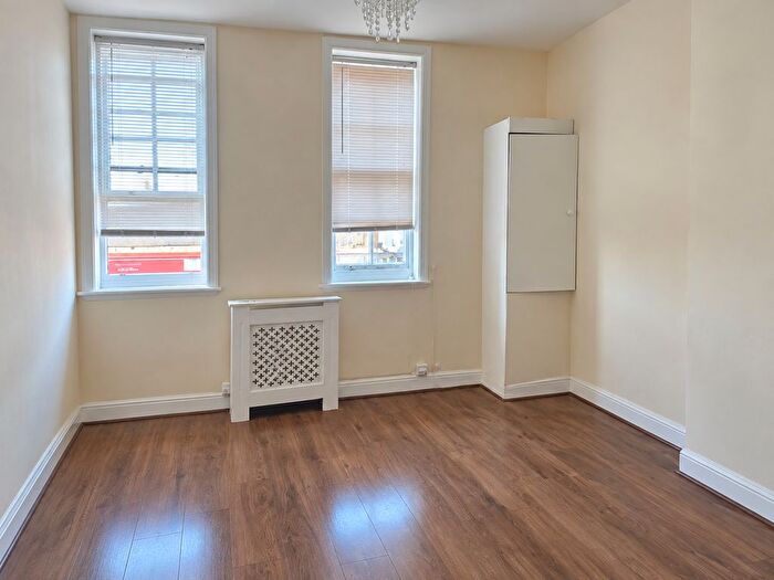 2 Bedroom Flat To Rent In High Street, Thornton Heath, CR7