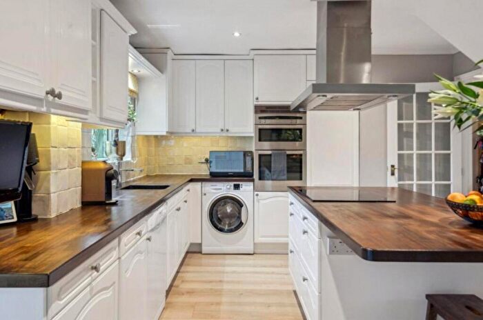 4 Bedroom House To Rent In Narrow St, London, E14