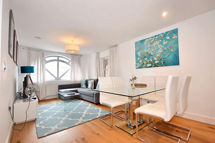 2 Bedroom Flat To Rent In St. Leonards Road, Windsor, SL4