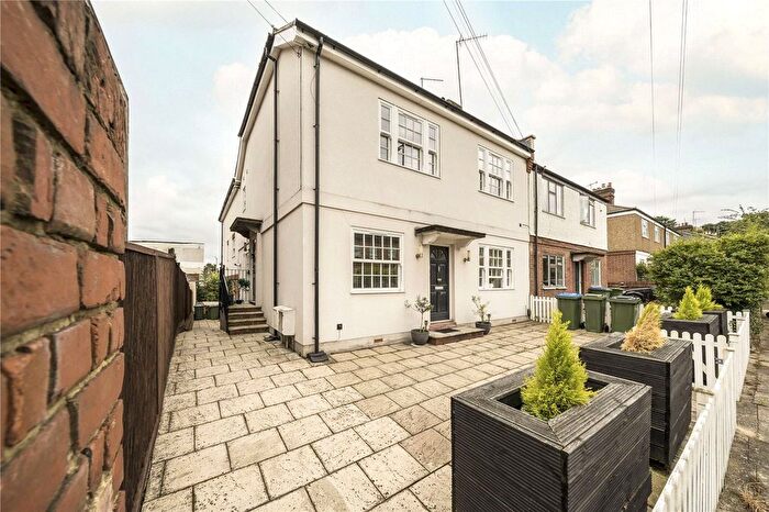 2 Bedroom Flat For Sale In Combedale Road, Greenwich, SE10