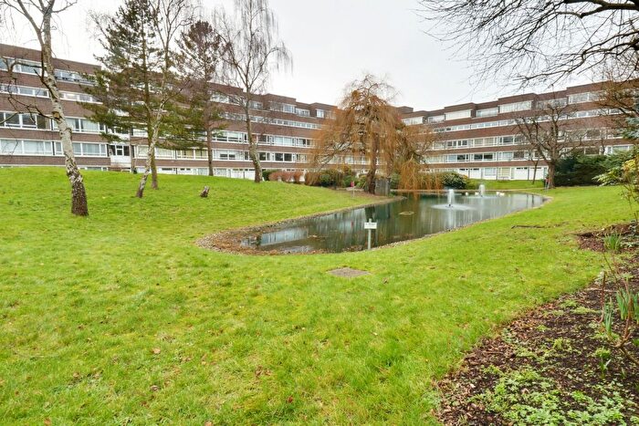 1 Bedroom Studio To Rent In Elgar Lodge, Fair Acres, Bromley, Kent, BR2