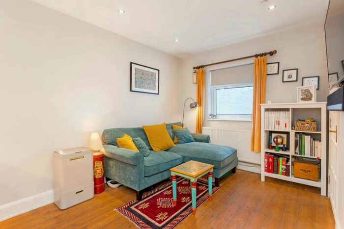1 Bedroom Flat To Rent In Holloway Road, Islington, N7