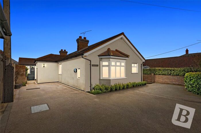 4 Bedroom Bungalow For Sale In The Street, Woodham Ferrers, Chelmsford, Essex, CM3