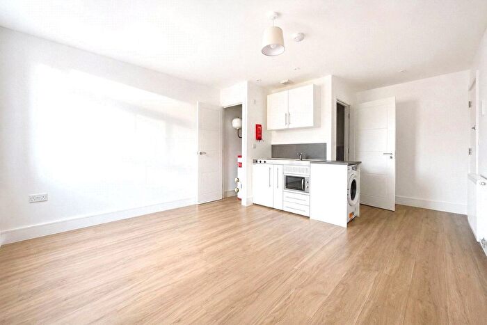 Studio To Rent In Elizabeth Way, Harlow, Essex, CM19