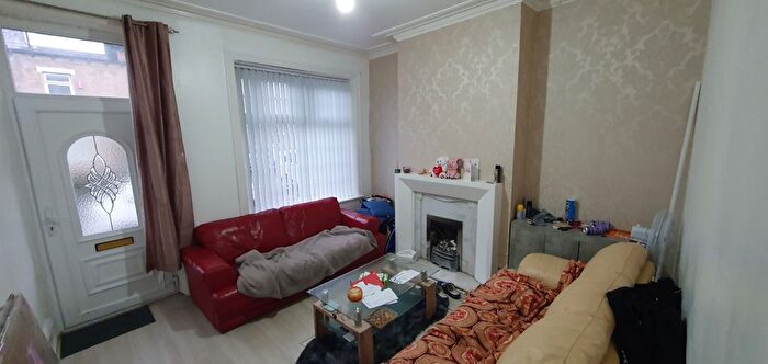 4 Bedroom Terraced House To Rent In Oulton Terrace, Bradford, BD7