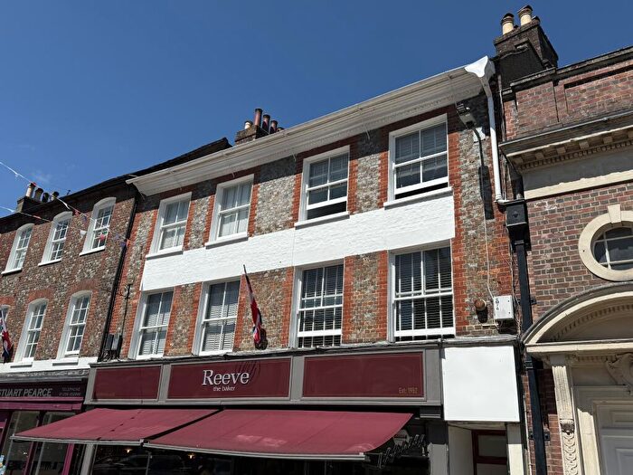 2 Bedroom Maisonette To Rent In Market Place, DT11