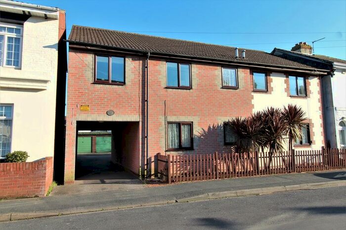 1 Bedroom Apartment To Rent In Queens Road, Gosport, PO12