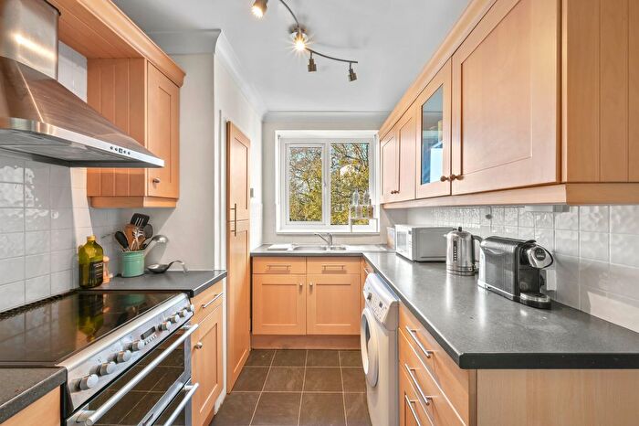 1 Bedroom Flat To Rent In Tildesley Road, SW15