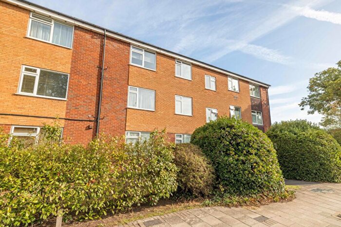 2 Bedroom Flat To Rent In Villiers Court, , Windsor, SL4