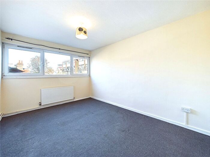 2 Bedroom Flat To Rent In Bull Road, London, E15