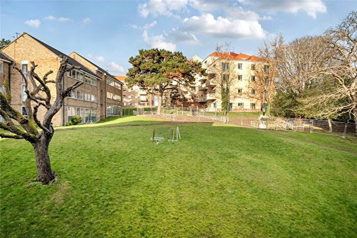 4 Bedroom Flat For Sale In Otto Close, Kirkdale, London, SE26