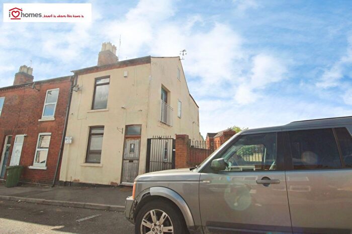 3 Bedroom Terraced House For Sale In Lower Forster Street, Walsall, WS1