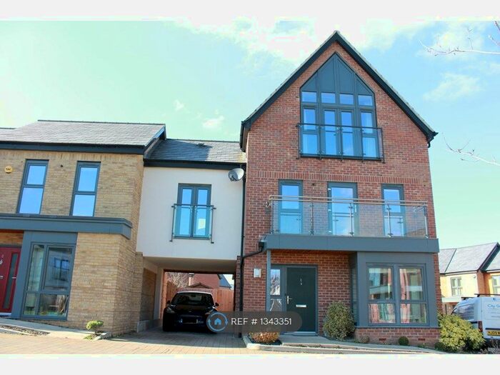 4 Bedroom Terraced House To Rent In Echo Way, Oakgrove, Milton Keynes, MK10