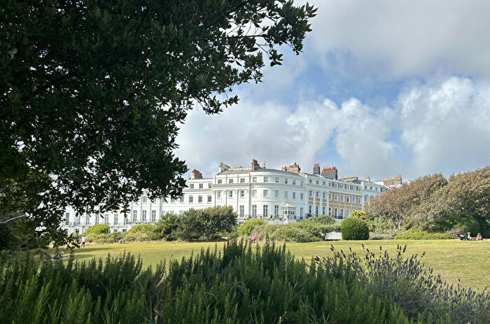 1 Bedroom Apartment To Rent In Lewes Crescent, Brighton, East Sussex, BN2