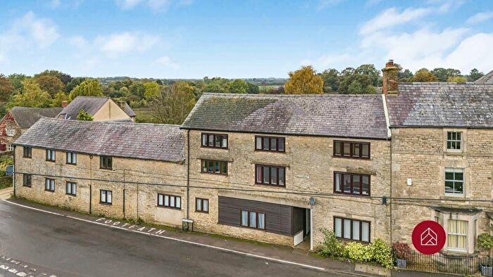 2 Bedroom Flat For Sale In East Street, Fritwell, OX27