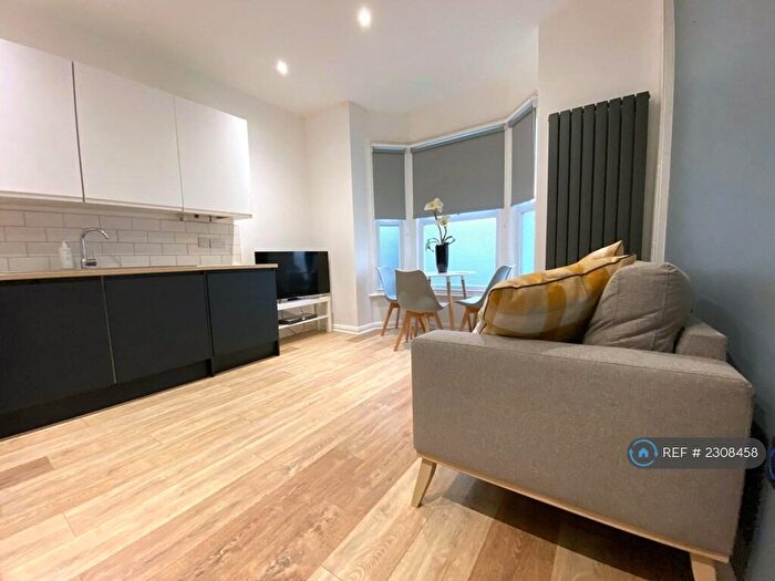 2 Bedroom Flat To Rent In Middlewich Road, Northwich, CW9