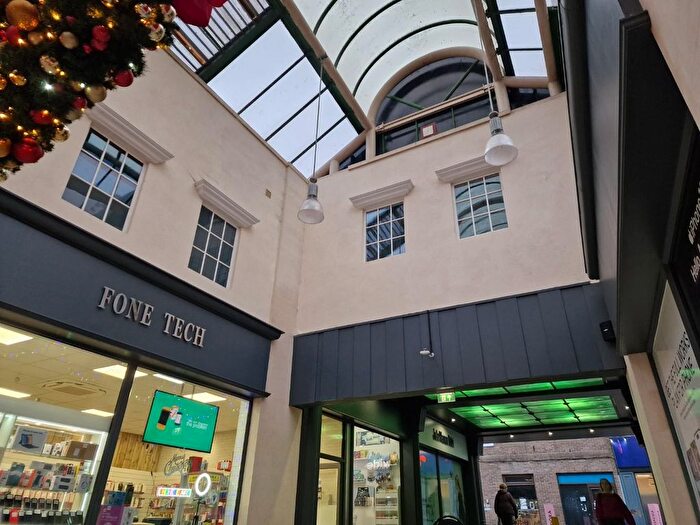 2 Bedroom Flat To Rent In Bath Street, Stroud, GL5