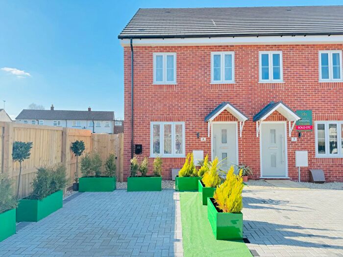 3 Bedroom End Of Terrace House To Rent In Sherpa Mews, Swindon, SN3