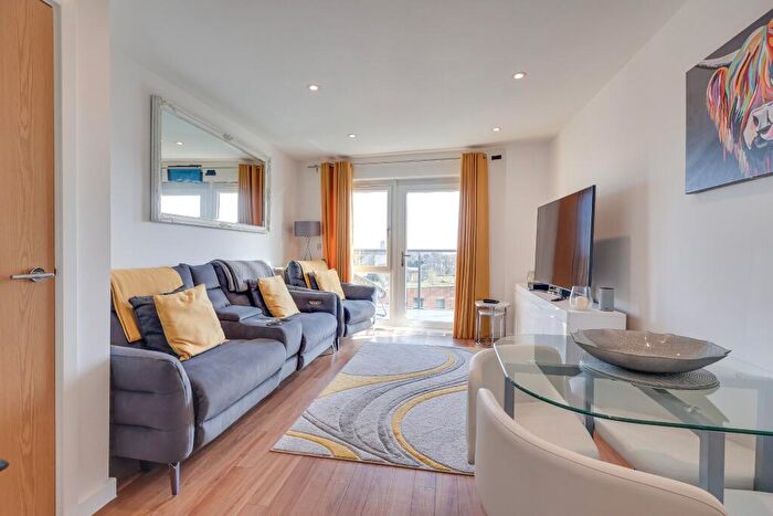 1 Bedroom Apartment For Sale In Centenary Plaza, Woolston, SO19