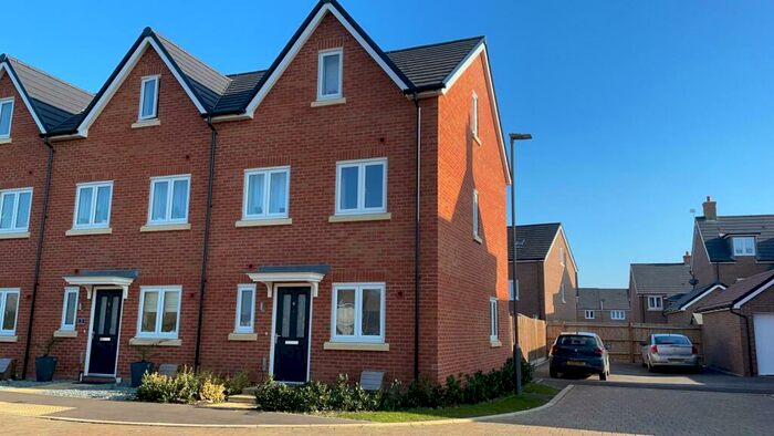 3 Bedroom House To Rent In Melba Street, Aylesbury, HP18