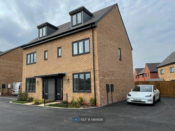 3 Bedroom Semi-Detached House To Rent In Burney Drive, Eagle Farm South, Milton Keynes, MK17