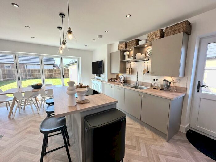 5 Bedroom Detached House To Rent In Discovery Drive, Colchester, Essex, CO2