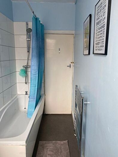 1 Bedroom Terraced House To Rent In Grosmont Place, Bramley, Leeds, LS13