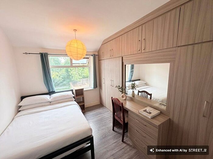 4 Bedroom Semi-Detached House To Rent In Heyscroft Road, Manchester, M20