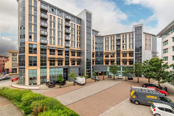 1 Bedroom Apartment To Rent In Waterloo Square, Newcastle Upon Tyne, NE1