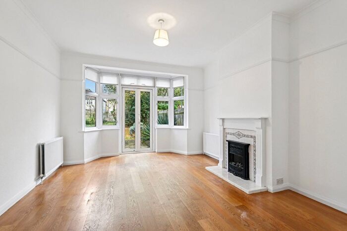 4 Bedroom Semi-Detached House To Rent In Holland Avenue, London, SW20