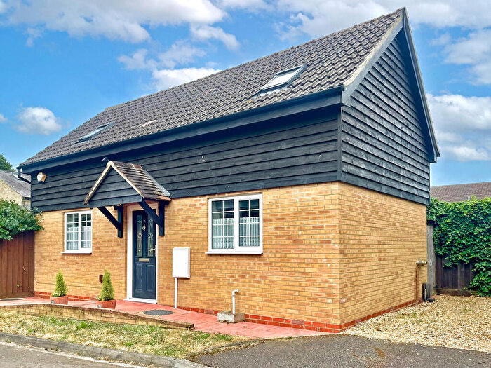 2 Bedroom Detached House For Sale In Magdalene Close, Dunton, SG18