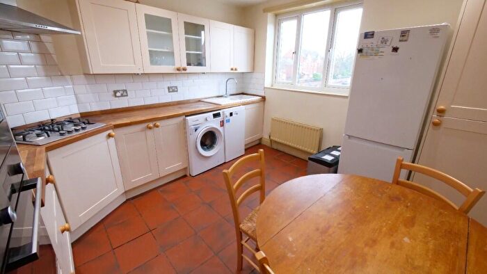 2 Bedroom Apartment To Rent In Wilmslow Road, Manchester, Greater Manchester, M20