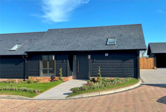 2 Bedroom Bungalow For Sale In The Paddocks, Newney Green, Writtle, CM1