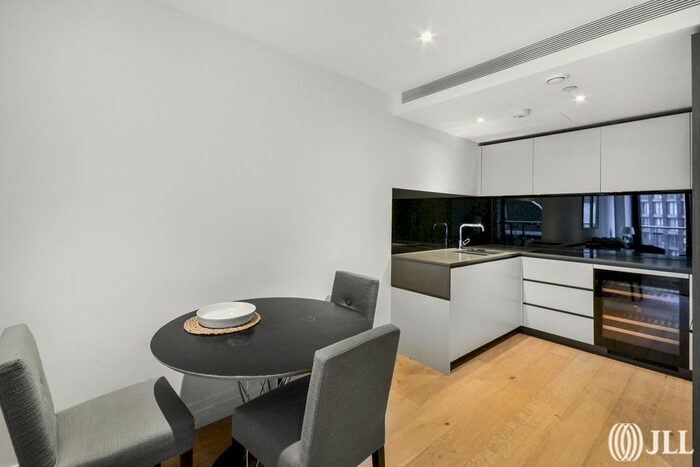 2 Bedroom Flat To Rent In Riverlight Quay, London, SW11