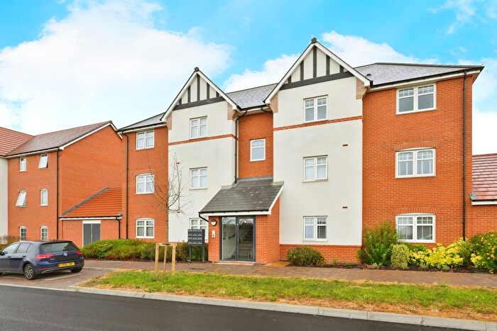 2 Bedroom Flat For Sale In Fieldfare Way, Harlow, CM17