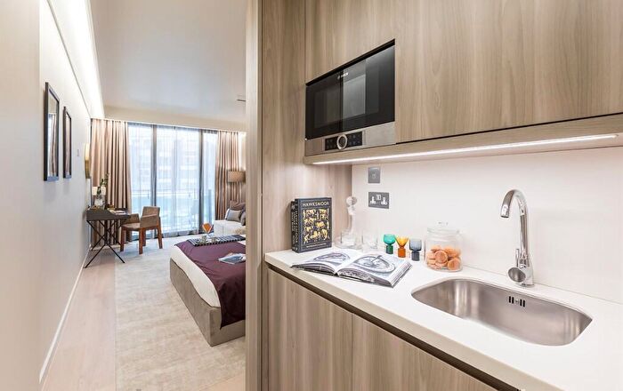 Studio To Rent In Finchley Road, London, NW3