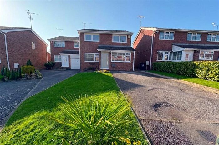 3 Bedroom Semi Detached House For Sale In Selkirk Drive, Holmes Chapel, CW4