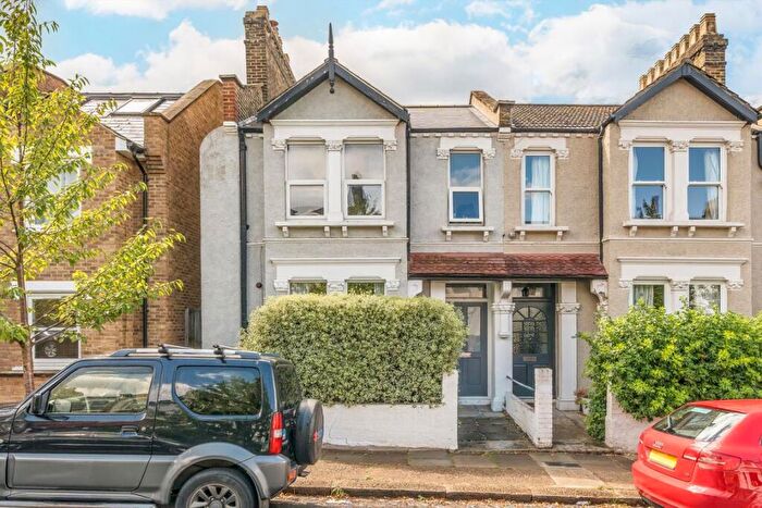 2 Bedroom Flat To Rent In Fernholme Road, Nunhead, SE15