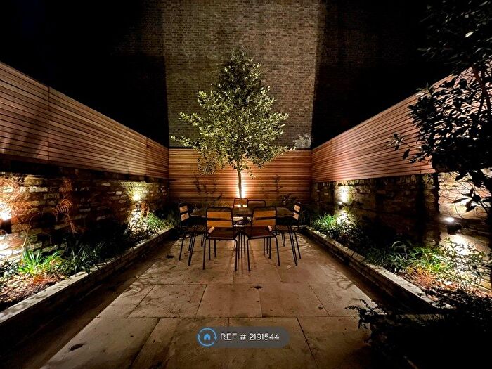 1 Bedroom Flat To Rent In Chepstow Crescent, London, W11