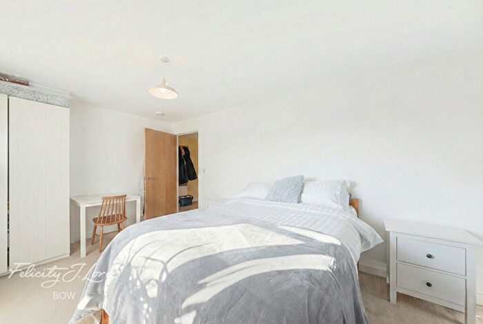 1 Bedroom Apartment For Sale In Tredegar Road, London, E3