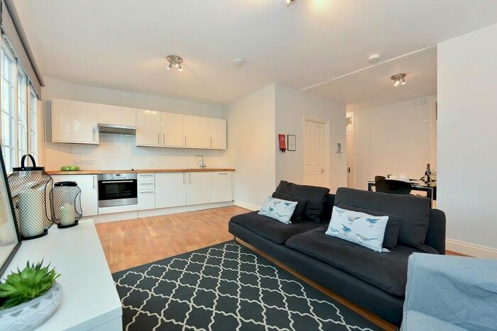 2 Bedroom Flat To Rent In Ranelagh Gardens, Fulham, SW6
