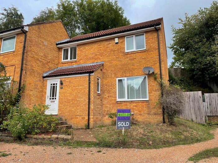 3 Bedroom Semi-Detached House To Rent In Greenfields Close, St. Leonards-On-Sea, TN37