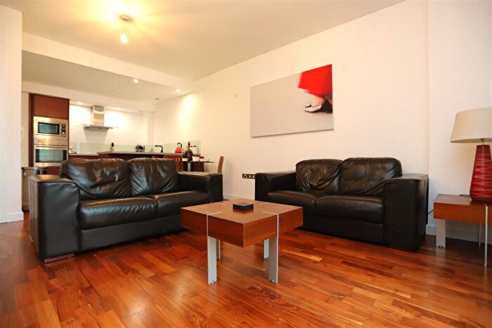 1 Bedroom Apartment To Rent In Leftbank, Manchester, M3