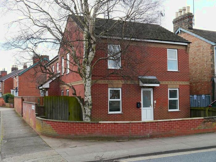 2 Bedroom Flat To Rent In Felixstowe Road, Ipswich, Suffolk, IP3