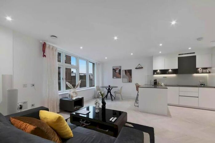 2 Bedroom Flat To Rent In Jewel House, London Square, Caledonian Road, N7