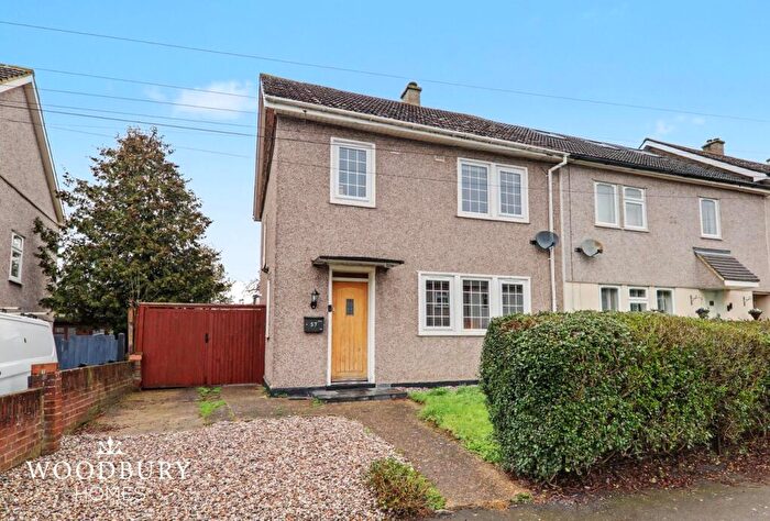 3 Bedroom End Of Terrace House For Sale In Grosvenor Drive, Loughton, IG10