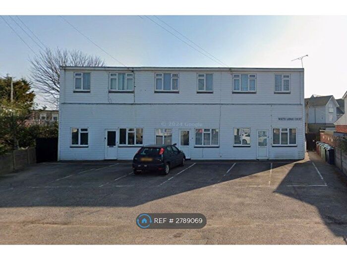 2 Bedroom Flat To Rent In White Lodge Court, Winchelsea, TN36