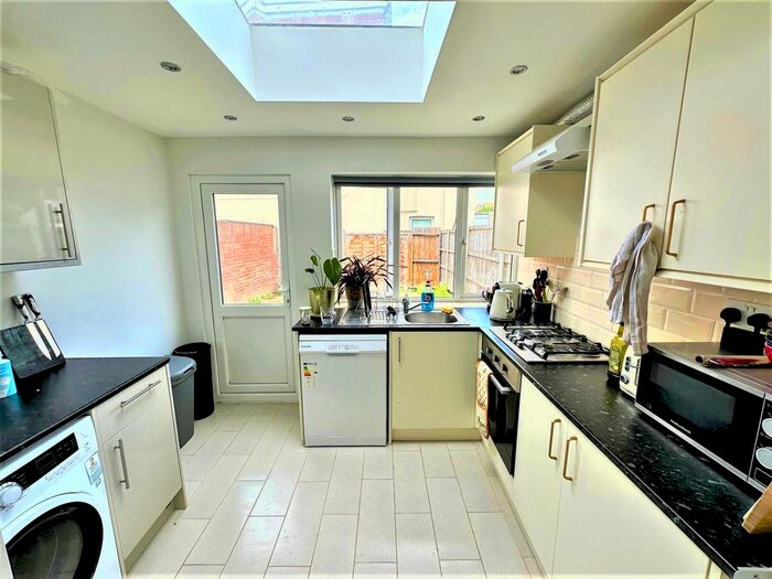 3 Bedroom Terraced House To Rent In Franciscan Road, Tooting Broadway, London, SW17