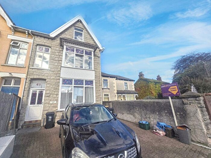 5 Bedroom Semi-Detached House For Sale In Maindee Parade, Newport, Gwent, NP19
